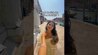 Spend a bookish day with me!!! 📖 in Venice Italy 🇮🇹🍕🍷 #reading #vlog #shorts #bookish