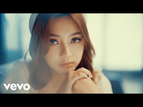 Angie Zelena - Bulan Penuh (Official Music Video)