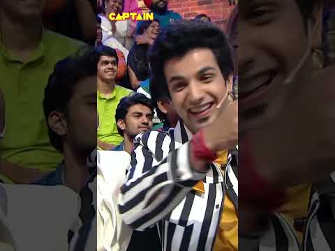 फूल गिर जाते हैं जब तुम आते हो...! 🤣🤣#comedy #thekapilshramashow #comedyshow #tkss #kapil #new #fun