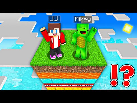 100 Days, But One Chunk Is RANDOM Layer in Minecraft Challenge - Maizen JJ and Mikey Mimic