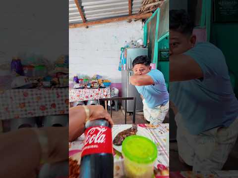 NO MÁS COCA-COLA!! #latinos #mexico #migrantes #cocacola #humor #comedia #shorts #youtubeshorts