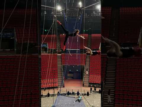 Omg 😱🔥 #цирк #circus #трюки #girl #beautiful #split ##fail #flyingtrapeze #omg