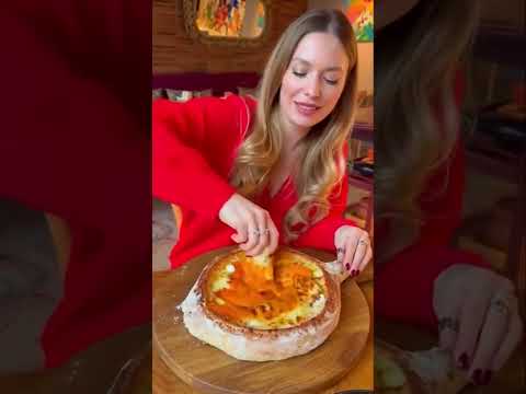 We start Monday with great news and promotions for delivery:#foodie #cooking#shorts#pizzapie