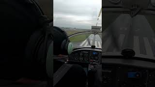 Landen bei Wind und Wetter #breezer #edfz #aviation #fly #pilot #flugfunk #flugzeug #shorts #short