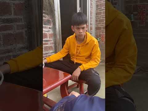 我就问这桌子稳不稳？#沙雕#这波操作稳了 #funny #沙雕剧情 #comedy #沙雕剧情 #正能量剧情 #搞笑