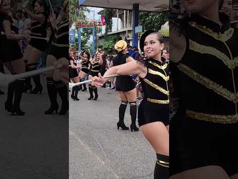 Pura Belleza las Cachiporristas de Santa Ana
