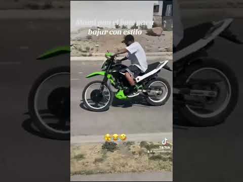 Así somos los pequeños 🤣 muy aferrados 🫣🛵