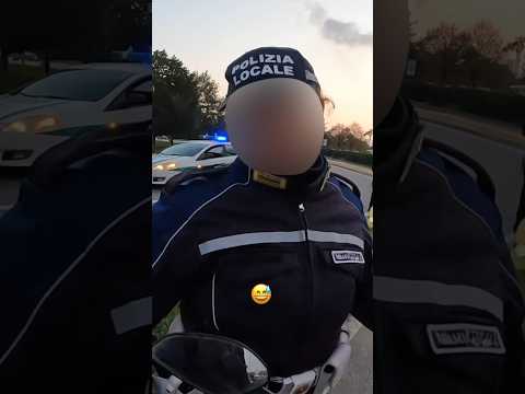 Poliziotta comprensiva👮🏻🥰