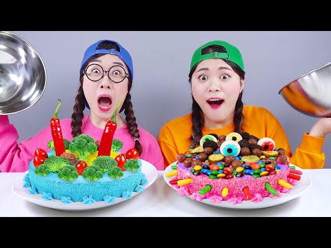 M&M’s Cake vs Fruits Cake Ice Cream Challenge 아이스크림 케이크 챌린지 DONA 도나