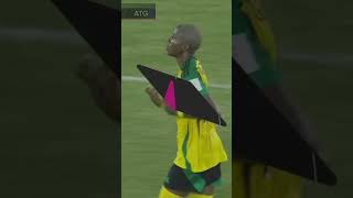 I love when Deneisha Blackwood score for Jamaica. She’s a long servant to the team. She makes it 4-0