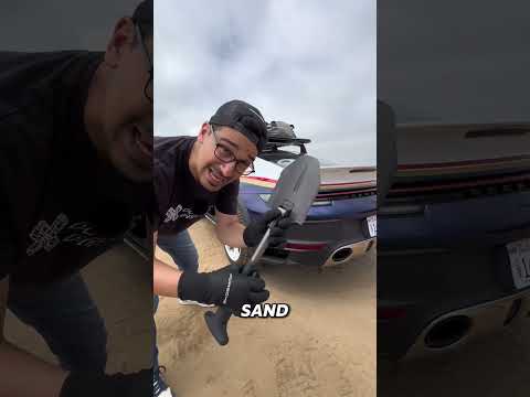 The Porsche 911 Dakar gets this cool shovel