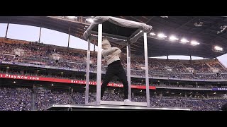 Darcy Oake disappears surrounded by 30,000 people!