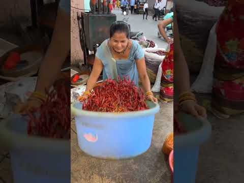 💥கரம்மசாலா எப்படி செய்றாங்கன்னு பாருங்க⁉️😱 | Garam Masala Making #garammasala #making #shorts