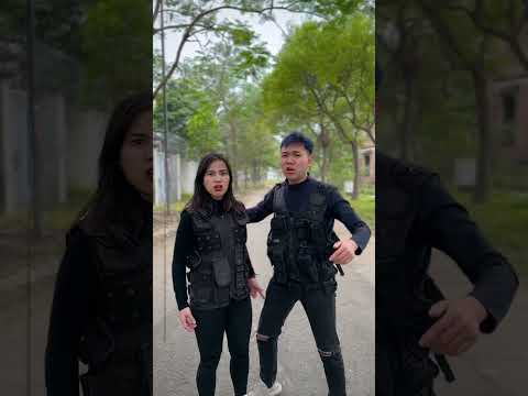 Police look to the future: identify the impostor #shorts #alphahero #spiderman