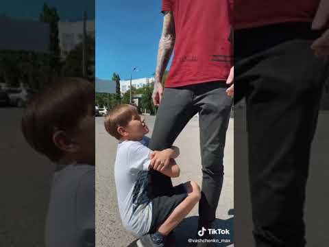 Макс Ващенко жёстко накормил мелкого