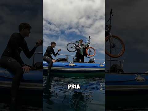 Pria ini bersepeda dibawah air😱