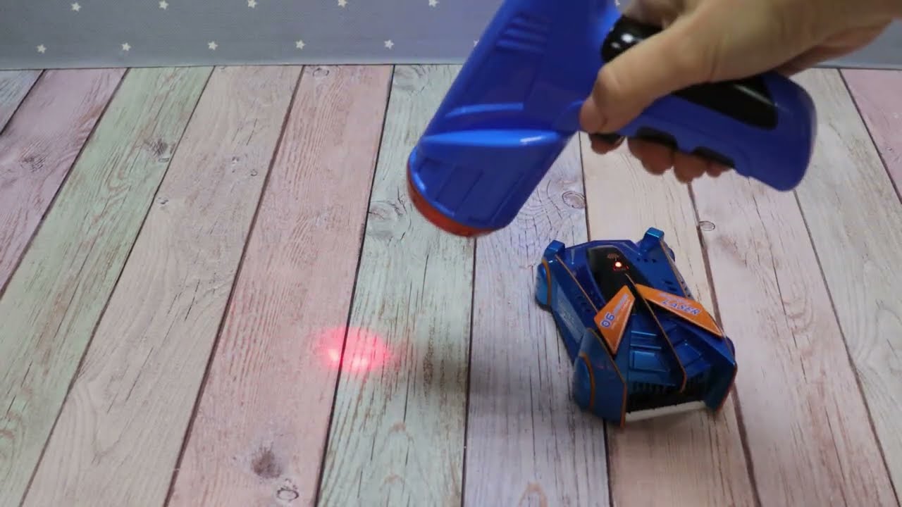 Машина Lanson Toys трюковая и/к с функцией езды по стенам с 8лет - видео