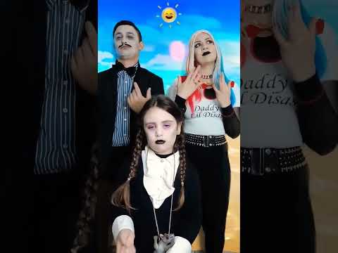 ARLEQUINA, WANDINHA E GOMES ADDAMS FAZENDO DANCINHA#shorts