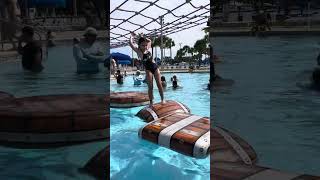 HACIENDO UN RETO EN EL PARQUE DE AGUA