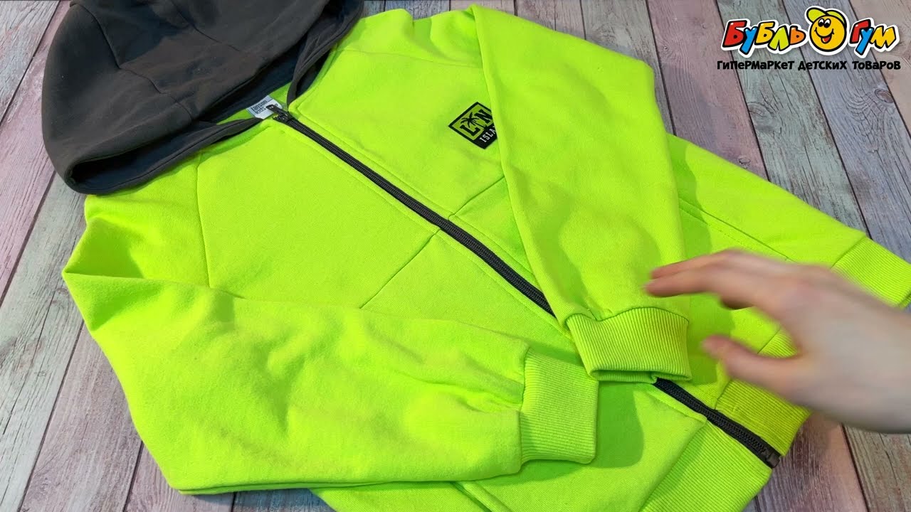 Толстовка Lanson Kids легкая с принтом и карманами зеленая - видео Толстовка Lanson Kids легкая с принтом и карманами зеленая - видео