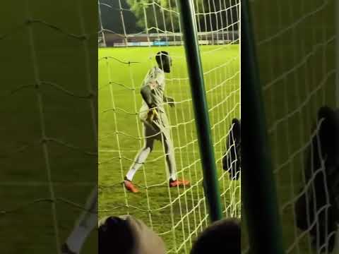 حارس المرمى فنان في اضاعة الوقت😁☠️🔥