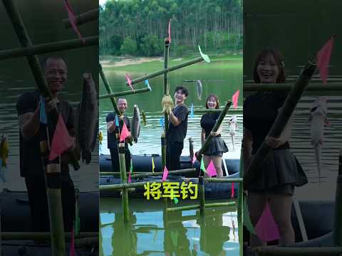 Caught a black dragon fish ๐โค๏ธ ~ mini wood toy- woodworking art / wood hand #shorts