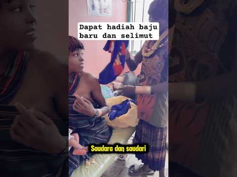 mendapat hadiah baju baru dan selimut #reactionvideos #shorts #afrika #budayaafrika