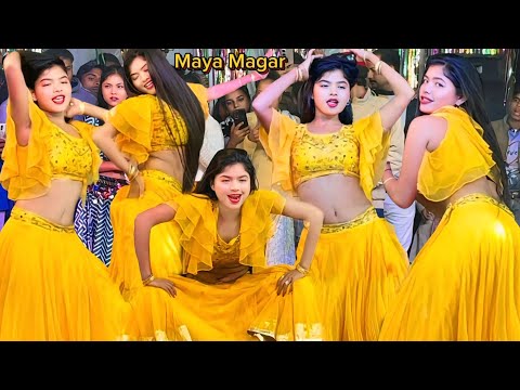 Raat Meri dhinchak Lad Gayi Dj Maya Magar ￼￼ car dance #mayadance #maya #funny