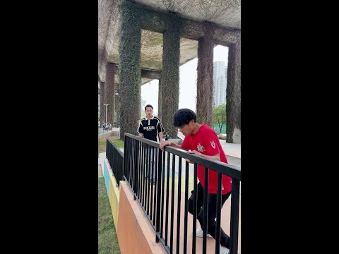 It Turns Out That It Is So Easy To Go Over The Railing#Parkour#Funny#Extreme Sports
