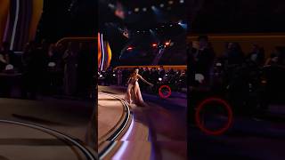 why she throw it like that? 😭💀