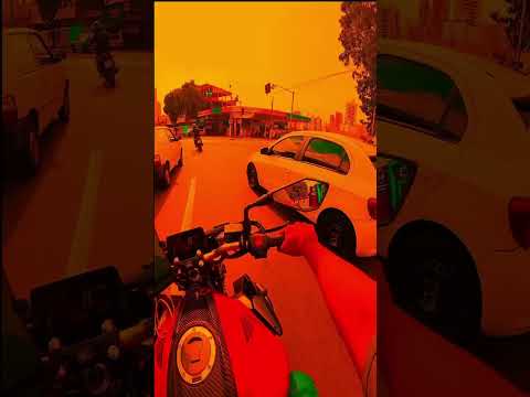 MAIS UM MOTO VLOG NO TRÂNSITO 😂#viraovideo #memepage #humor #youtubeshorts #youtuber