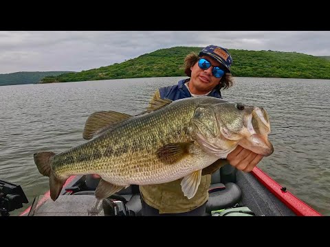 Encontré el Pescado MÁS GRANDE del Lago! |  Pesca durante Huracán