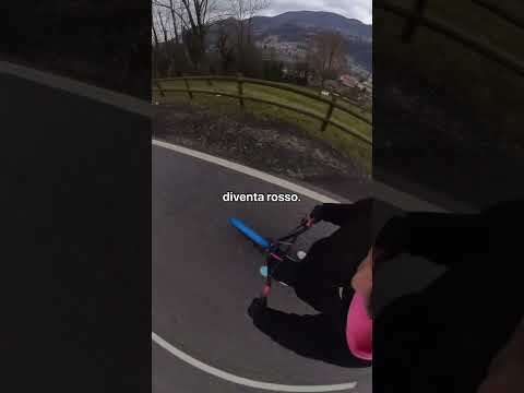 90km/h in bici... #shortsviral #speed #alecarmi