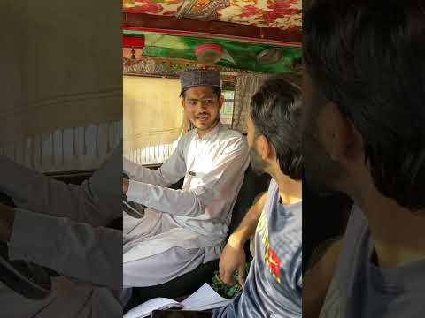 Truck Se Jungli Sher Farar π
π±