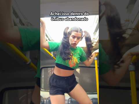 Achei isso dentro do ônibus #crianças #fyp #infantil #shorts