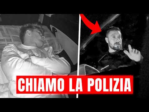 NOTTE in AUTO: ARRIVA un RAPINATORE *chiamo la Polizia* 🚓