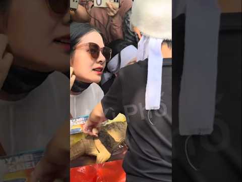 Vân Trang đến đưa tiễn cố NSUT Quý Bình tại cửa biển Cần giờ #short