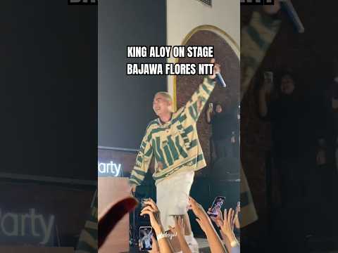 King aloy momen on stage bajawa flores tangerang #mraloy #aloy