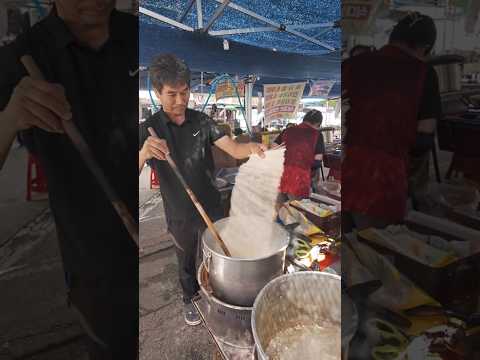 김포5일장 천막 아래, 시원한 잔치국수
