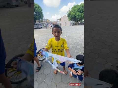 Bocil ini minta layangan lagi #shorts #viralvideo #anakdesa