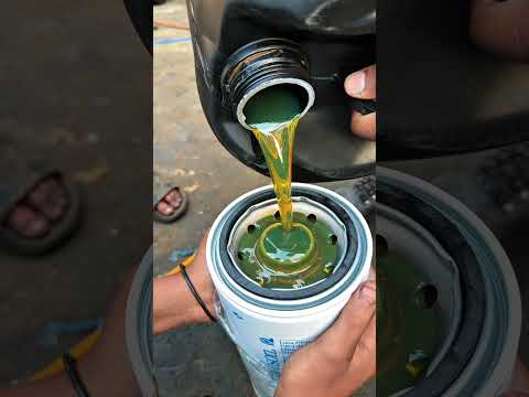 Why Add Oil Before Installing a Filter? #MechanicLife #satisfying #motorcyclebuild #restoration