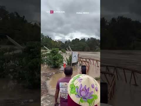 Cầu treo bị lũ cuốn ở Lâm Đồng | VnExpress