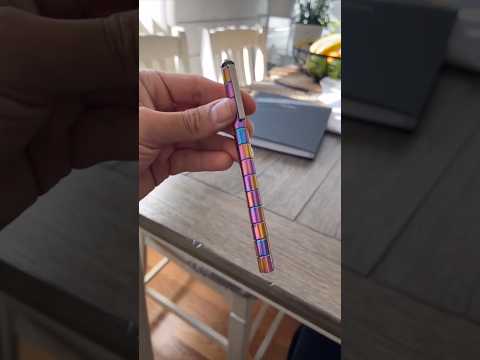 Essa caneta ninguém rouba na escola kkkk, roubam sim 😩