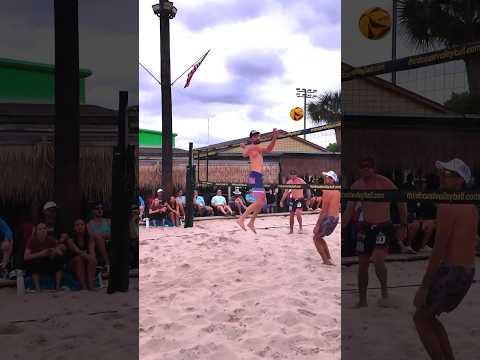 PROS vs AMATEURS RALLY😱🔥#beachvolleyball #volleyball #volleyballworld #avp #beachvolleyballworld