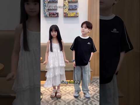 cô bé cậu bé dễ thương đổi đồ cho nhau #shorts