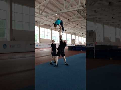 50кг в одну руку 💪🏻 #кузнецовы22 #cheerfamily #Чирсемья #спортивнаясемья #семья #отецисын #семья