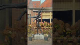 Elburg, Netherlands. 8 November, 2025. ❤️☕️