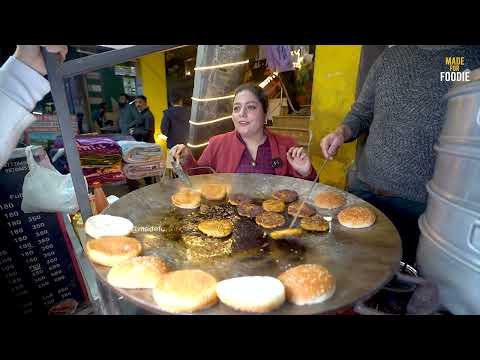 Doctor selling lucknow famous chapali burger in delhi shaheen bagh at rs 50 only