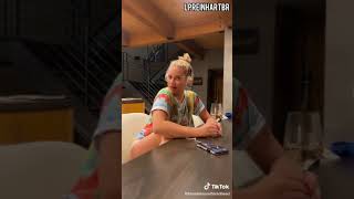 Lili Reinhart via TikTok [LEGENDADO]