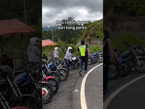 Dikejar kang parkir sampai kena #viralvideo #motoran #youtubeshorts #shorts #automobile